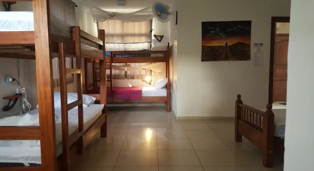 Hunch Backpackers Hostel, Забронировать Хостел Хостелы Дар-эс-Салама, рядом с Village Museum, Хостел