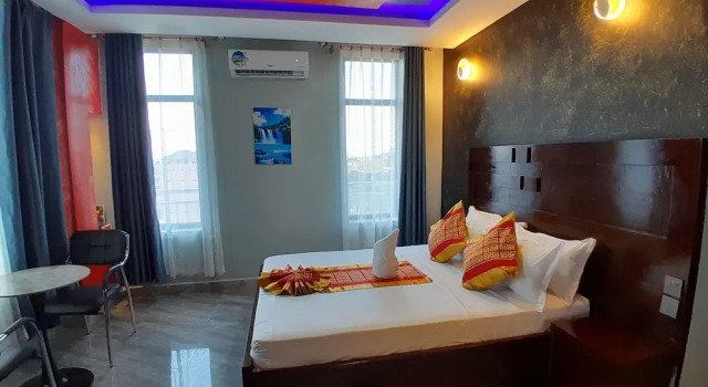Двухместный номер Standard с балконом и с видом на город Mazola Diamond Hotel
