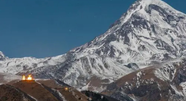 Alpine Lounge Hotel & Restaurant