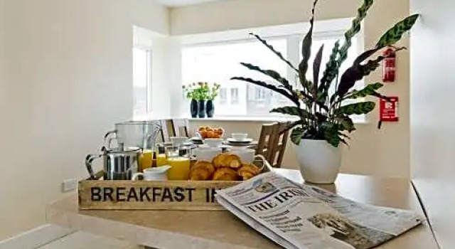 Апартаменты Pearse Street Suites