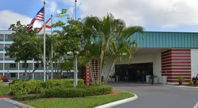 Кровать в общем номере Holiday Inn St. Petersburg N - Clearwater by IHG