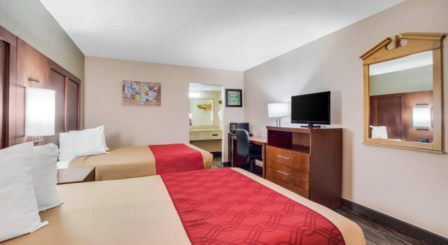 Четырёхместный номер Standard Econo Lodge Walterboro I-95