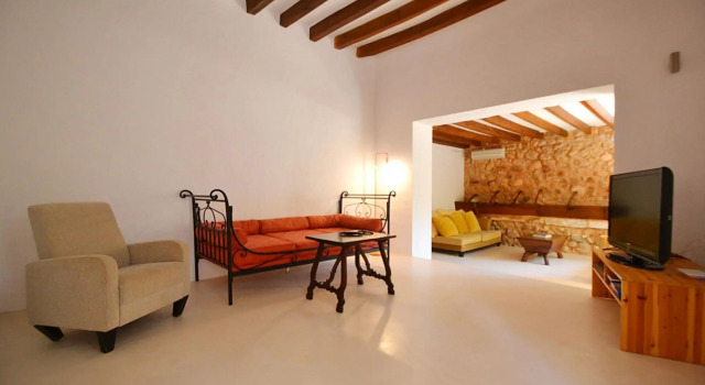 Luxuriously renovated Mallorcan country house for 10 pax