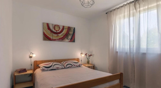 Beautiful Home in Valbandon With Wifi and 2 Bedrooms, Đặt Khách sạn Valbandon Istria