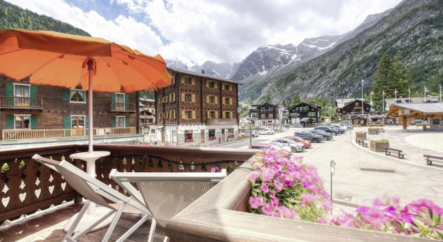 Апартаменты с 2 комнатами с видом на горы Incanto Walser Apartments Piazza