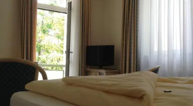 Двухместный номер Standard с балконом Hotel Vier Jahreszeiten