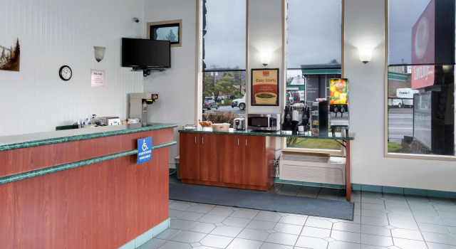Bend Inn & Suites