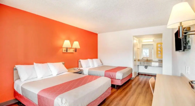 Четырёхместный номер Standard Motel 6-Stockton, CA - North