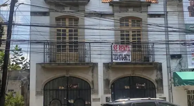 ROOMIES HOSTEL - Calle Puebla, Забронировать Хостел Хостелы Мехико, рядом с Estela de Luz, Хостел