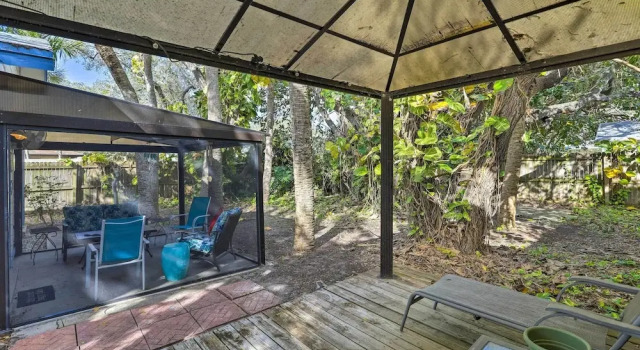 Коттедж Cape Canaveral Cottage w/ Hot Tub: Walk to Beach