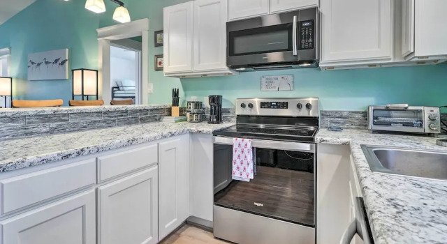 Коттедж Oak Island Vacation Rental u003c 1 Mi to Beach