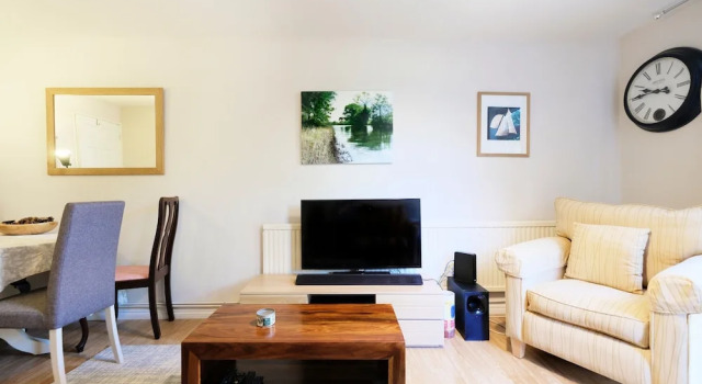 Fantastic, Spacious 1BR Garden Flat With BBQ