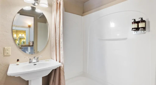 Двухместный номер Standard с балконом Ocean Gate Inn