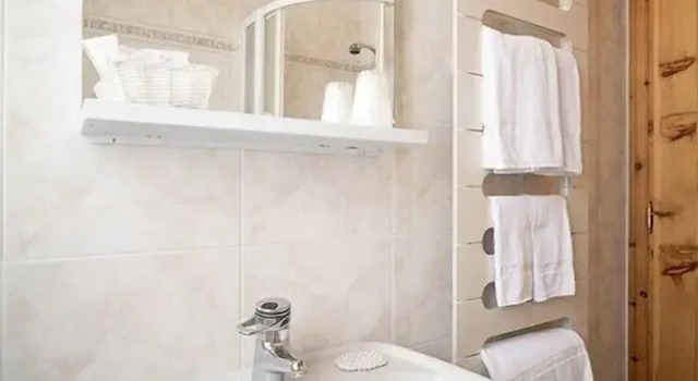 Standard Zimmer Meublè Garnì Della Contea
