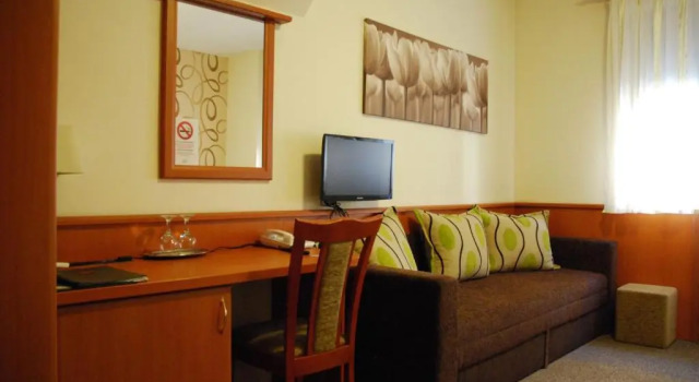 Трёхместный номер Standard König Hotel