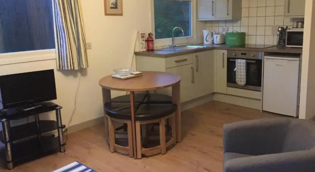 Mount Hawke Holiday Bungalows, Book Hotel Hoteller i Porthtowan med parkering, Parkering