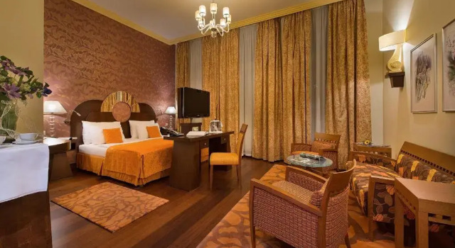 Полулюкс Zvon Design Suites