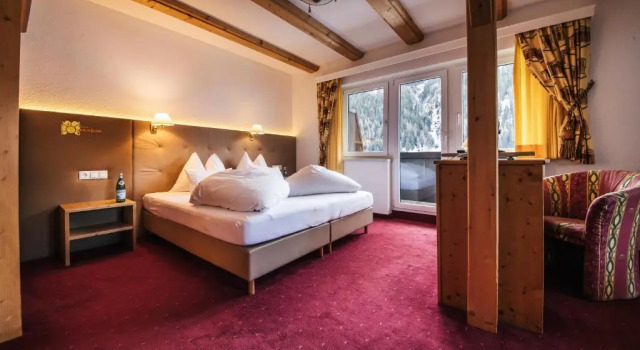 Двухместный номер Deluxe с балконом Hotel Sonnenheim