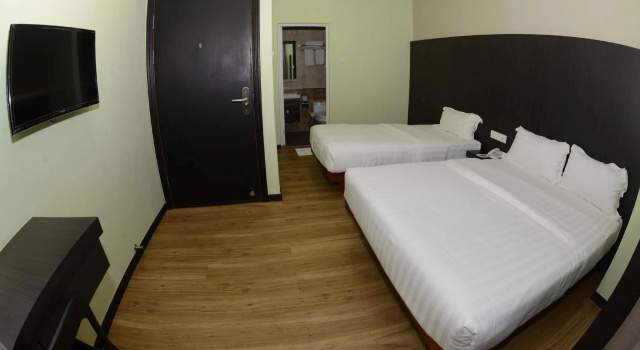 Трёхместный люкс Superior с видом на город Sunshine Inn