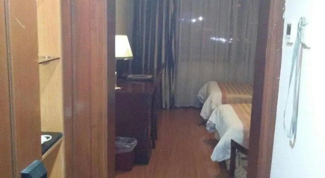 Hong Li Yuan Hotel, Забронировать Отель Фэнтай , рядом с Dajing Station