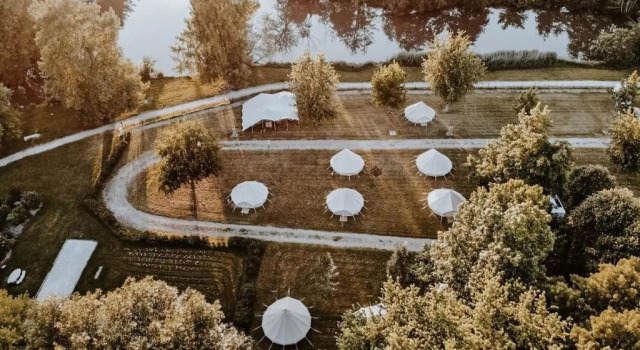 Кровать в общем номере Lodging Nature Camp Châteaux de la Loire