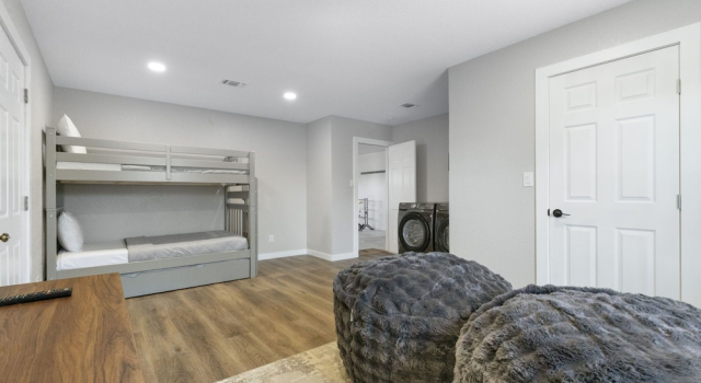 Rivers Oaks-the Ranch House Pool & Hot-tub!