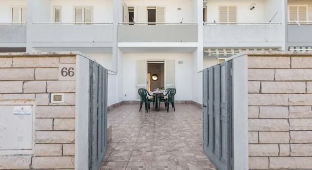 3222 Rita House by Barbarhouse