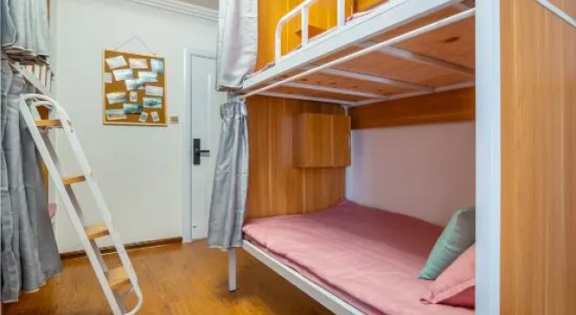 Кровать в общем номере (мужской номер) Fish House Youth Hostel