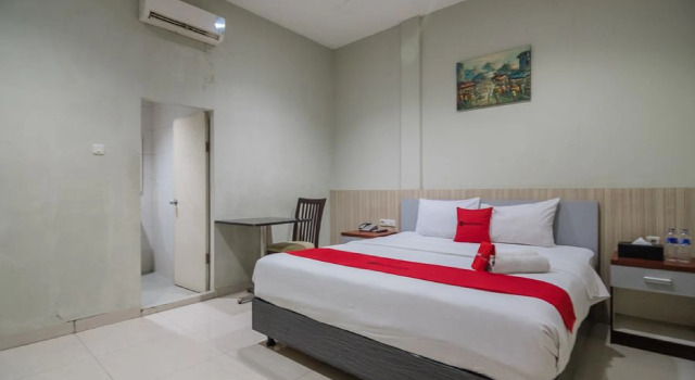 Номер Premium RedDoorz Plus near Simpang Rimbo Jambi