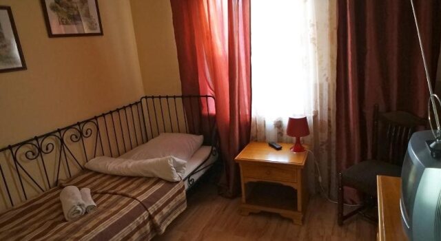 Гостевой дом Helen's Home, Забронировать Гостевой дом Янино-1 Всеволожский район
