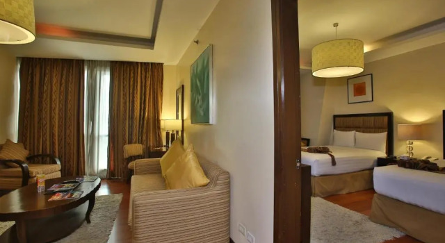 Люкс Crown Regency c 1 комнатой Crown Regency Hotel & Towers