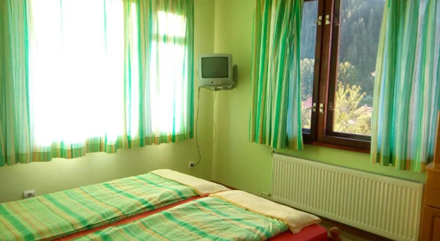 Guest House Lorian, Book Guesthouse Hotels in Sofia with Parking, Parking