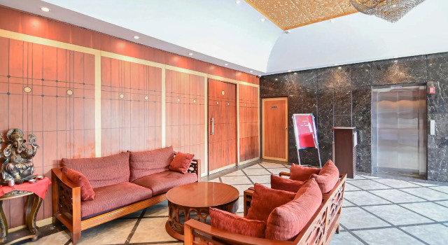 Townhouse OAK Hotel Edesia