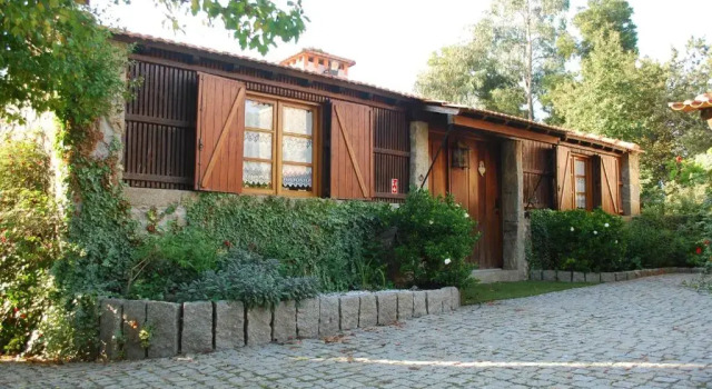 Quinta Padre Lobo, Book Hotel Santa Maria da Feira Prata Coast