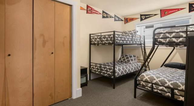 Коттедж Deluxe Seattle Vacation Home: The Campus