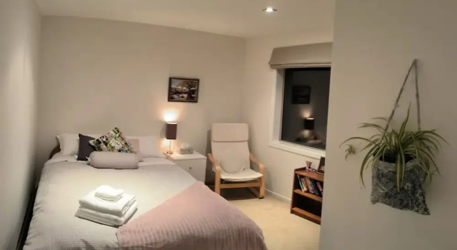 Birdsong Hideaway two-bedroom suite in Browns Bay, Забронировать Дом для отпуска Виллы Норт-Окленда, Вилла
