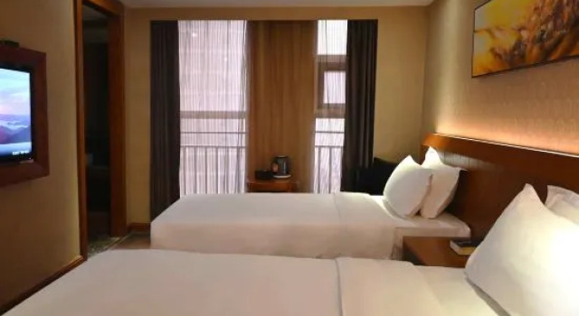 Четырёхместный люкс Yaman Zhixuan Hotel (Xi'An Exhibition Center)