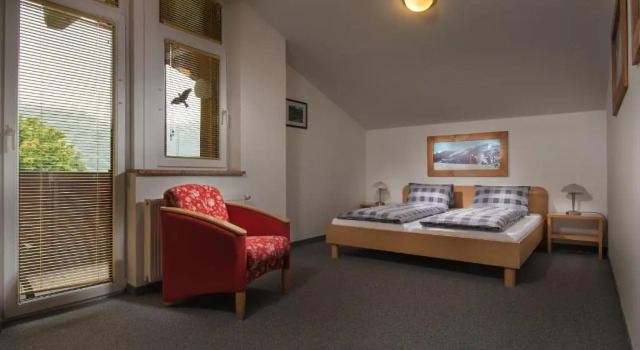 Ferienwohnung Salzburg, Забронировать Отель Брукк-ан-дер-Гросглоккнерштрасе Europa Sportregion