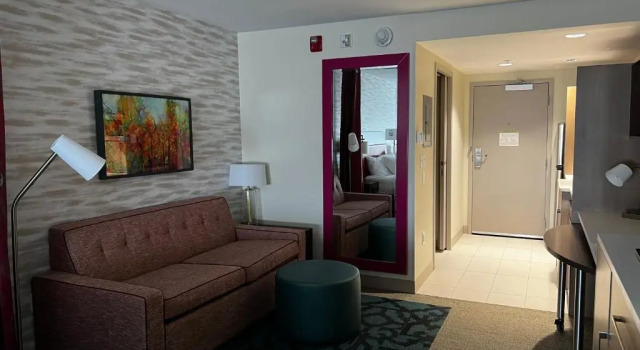 Четырёхместный люкс Home2 Suites By Hilton Bloomington Normal