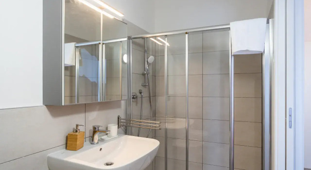 KHL apartments