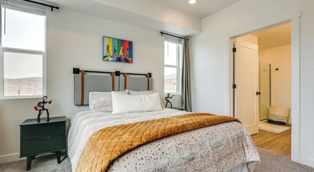 25 Mi to Zion: Rock 'n' Roll Condo w/ Mtn View!, Varaa Huoneisto Hurricane 