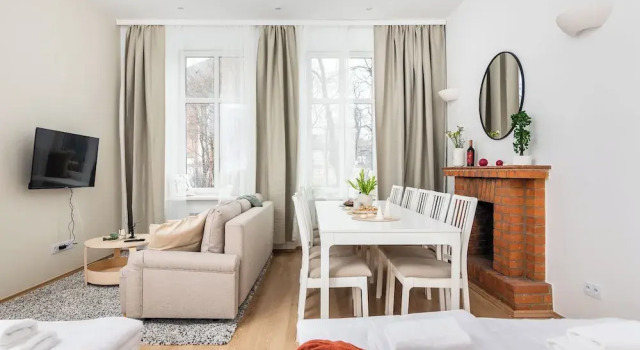 Modern  Apartments  by Upstairs, Забронировать Апартаменты/квартира Отели Кракова с завтраком, рядом с Церковь Святого Франциска Ассизи, Завтраки
