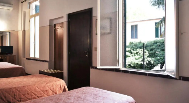 Четырёхместный номер Economy Hotel Arno Bellariva
