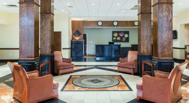 Clarion Hotel Somerset - New Brunswick, Buchen Sie Hotel Somerset North Jersey