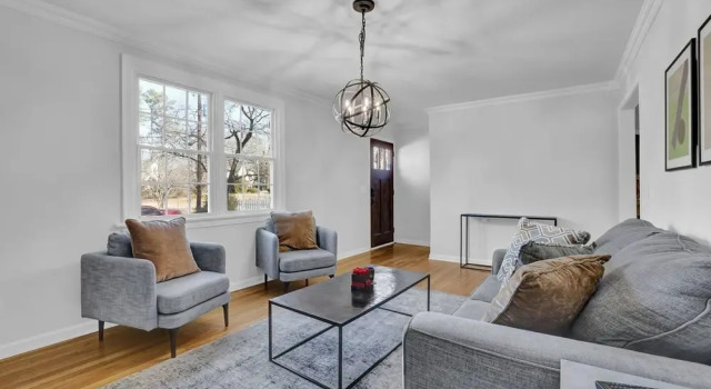 Коттедж Chamblee Retreat 3BR Home w Spacious Porch