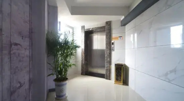 MOUSSIE HOTEL(Huaihua Third Middle School Municipal Committee Branch)
