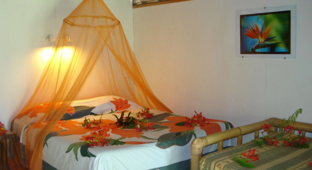 Hotel Hibiscus, Book Hotel Papetoai Moorea