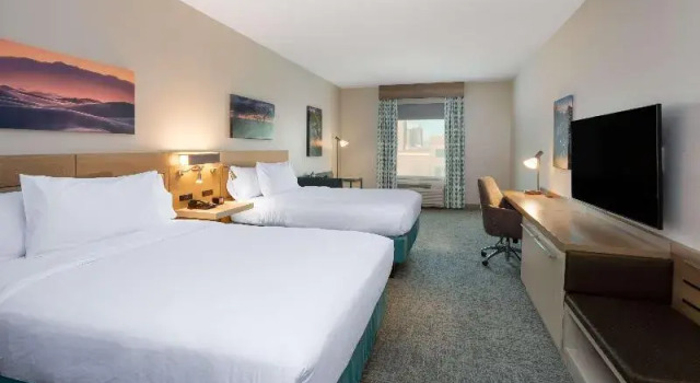 Шестиместный номер Standard Hilton Garden Inn Albuquerque Downtown, Nm