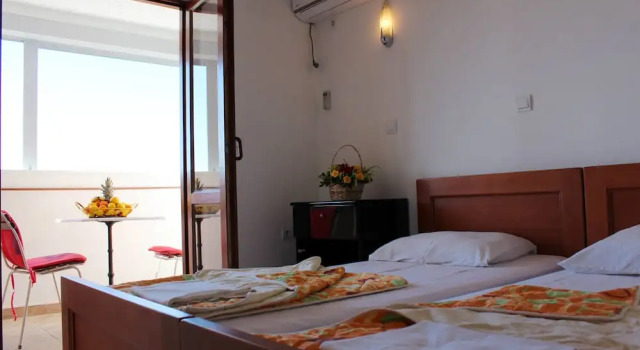 Green Flowers Guesthouse, Забронировать Гостевой дом Гостевые дома Бечичи, Гостевой дом