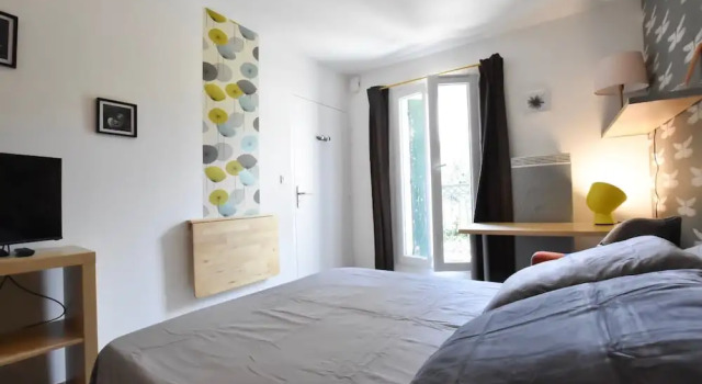 Studio centre historique Montpellier, Забронировать Отель Монпелье Hérault, рядом с Торговая палата Hôtel Saint-Côme